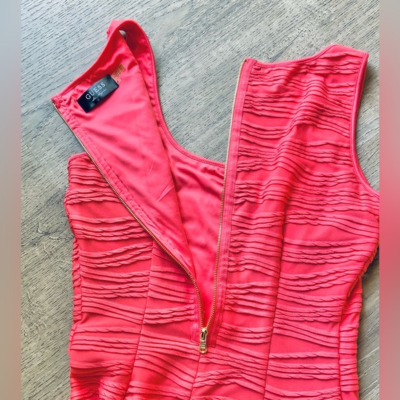 Guess Textured Mini Dress Size: 4 - Picture 11 of 15